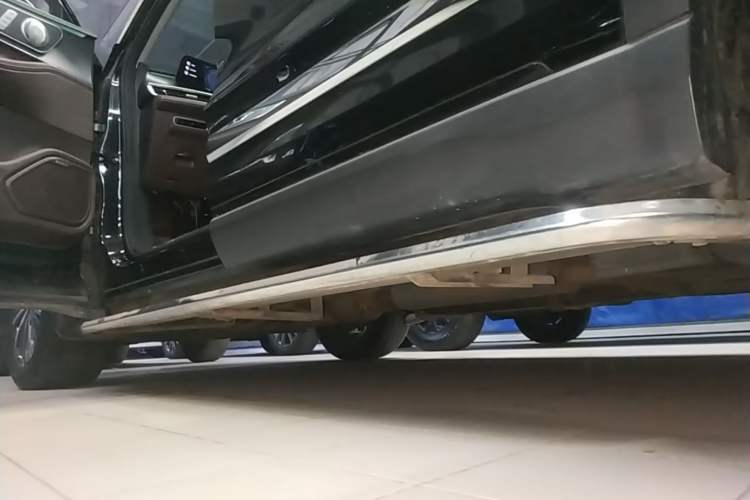 Used Chery Tiggo 8 PRO 2024 Champion Edition 290T Two-Wheel Drive Peak Version 7 Seats Left Side Sill