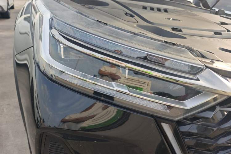 Used Chery Tiggo 8 PRO 2024 Champion Edition 290T Two-Wheel Drive Peak Version 5 Seats Right Front Headlight