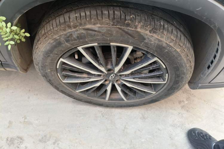 Used Chery Tiggo 8 PRO 2024 Champion Edition 290T Two-Wheel Drive Peak Version 5 Seats Right Front Wheel Hub