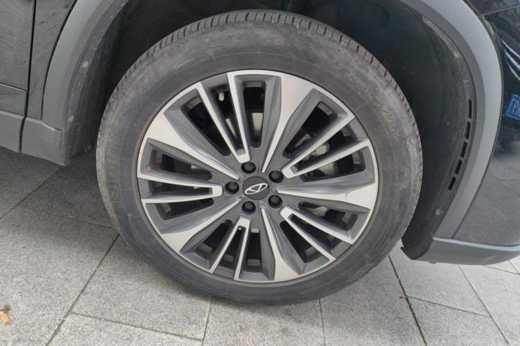 Used Chery Tiggo 8 PRO 2024 Champion Edition 390T Two-Wheel Drive Peak Version 5 Seats Right Front Wheel Hub
