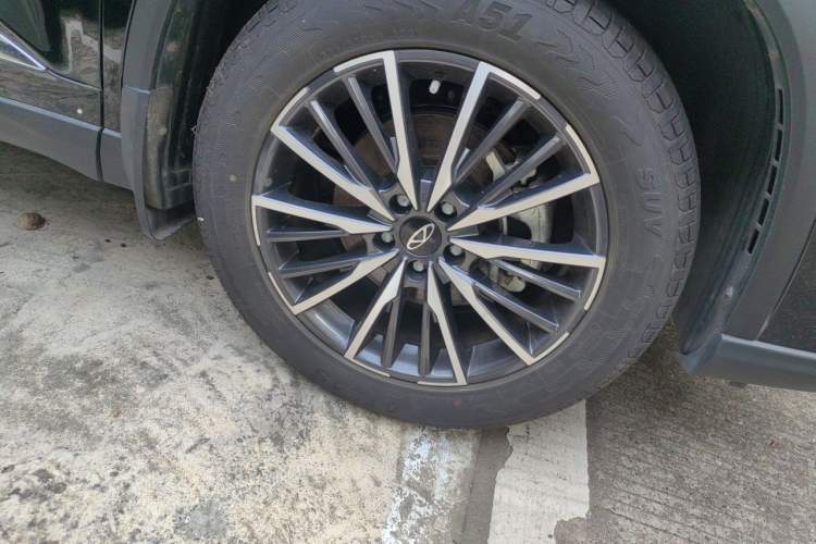 Used Chery Tiggo 8 PRO 2024 Champion Edition 290T Two-Wheel Drive Shining Version 7 Seats Right Front Wheel Hub