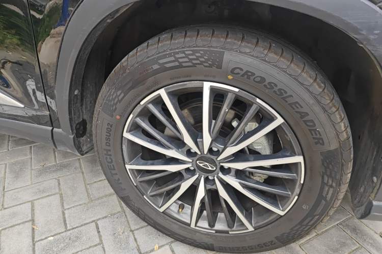 Used Chery Tiggo 8 PRO 2024 Champion Edition 290T Two-Wheel Drive Shining Version 5 Seats Right Front Wheel Hub