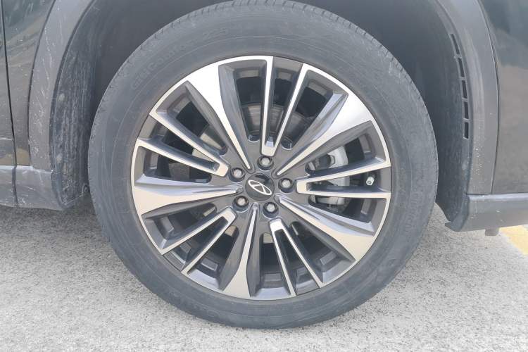 Used Chery Tiggo 8 PRO 2024 Champion Edition 390T Two-Wheel Drive Peak Version 5 Seats Right Front Wheel Hub