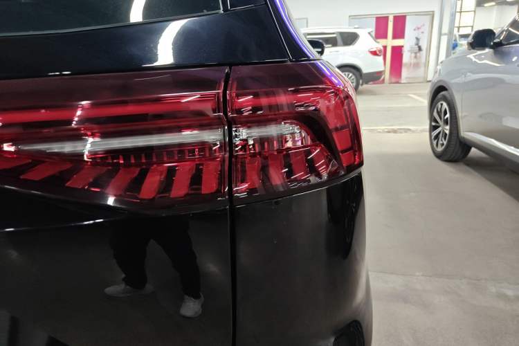 Used Chery Tiggo 8 PRO 2024 Champion Edition 390T Four-Wheel Drive Peak Version 5 Seats Right Rear Taillight