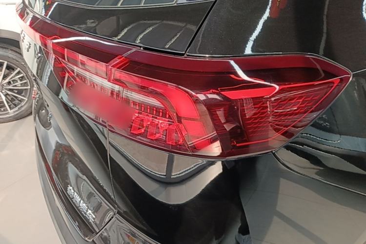 Used Chery Tiggo 8 PRO 2024 Champion Edition 290T Two-Wheel Drive Peak Version 5 Seats Right Rear Taillight