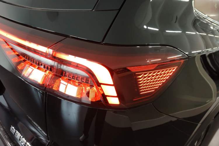 Used Chery Tiggo 8 PRO 2024 Champion Edition 390T Two-Wheel Drive Peak Version 7 Seats Right Rear Taillight