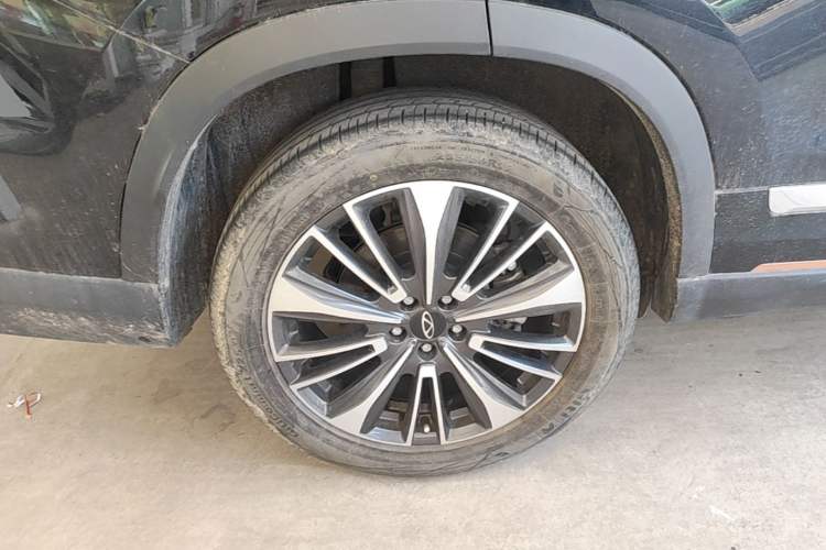 Used Chery Tiggo 8 PRO 2024 Champion Edition 390T Two-Wheel Drive Peak Version 5 Seats Right Rear Wheel Hub