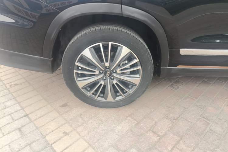 Used Chery Tiggo 8 PRO 2024 Champion Edition 390T Two-Wheel Drive Peak Version 5 Seats Right Rear Wheel Hub