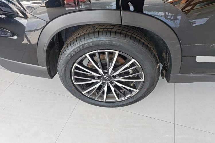Used Chery Tiggo 8 PRO 2024 Champion Edition 290T Two-Wheel Drive Peak Version 5 Seats Right Rear Wheel Hub