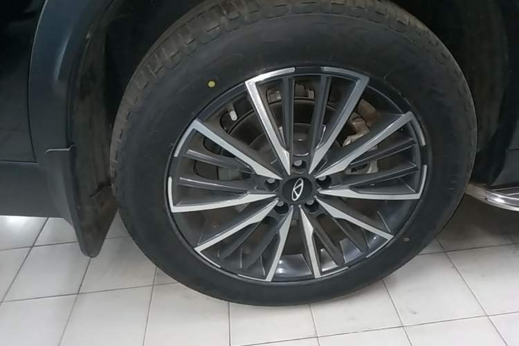 Used Chery Tiggo 8 PRO 2024 Champion Edition 290T Two-Wheel Drive Peak Version 7 Seats Right Rear Wheel Hub