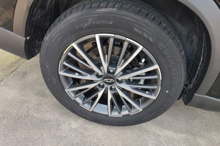 Used Chery Tiggo 8 PRO 2024 Champion Edition 290T Two-Wheel Drive Shining Version 7 Seats Right Rear Wheel Hub