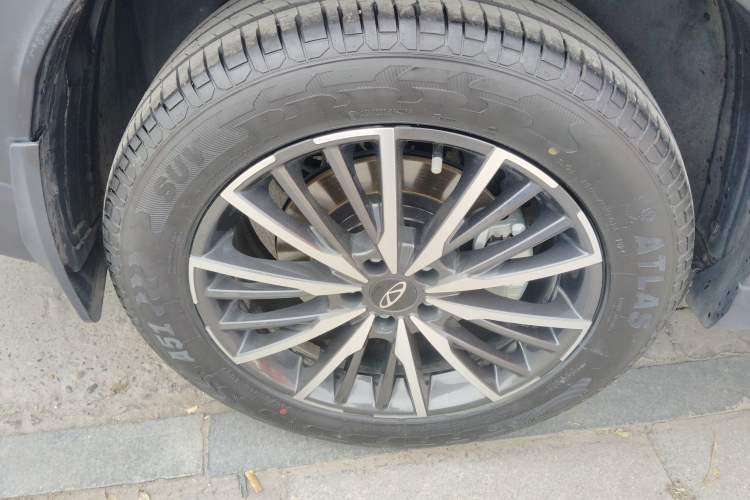 Used Chery Tiggo 8 PRO 2024 Champion Edition 290T Two-Wheel Drive Shining Version 5 Seats Right Rear Wheel Hub