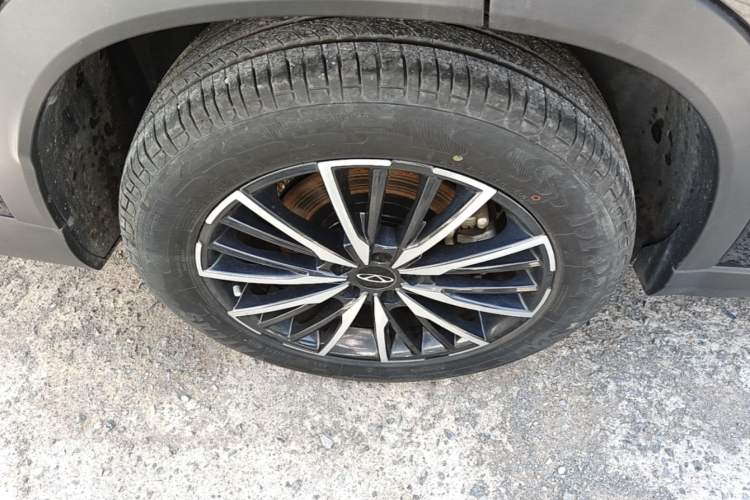Used Chery Tiggo 8 PRO 2024 Champion Edition 290T Two-Wheel Drive Peak Version 5 Seats Right Rear Wheel Hub
