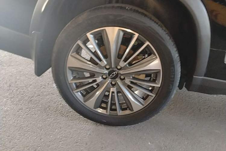 Used Chery Tiggo 8 PRO 2024 Champion Edition 390T Two-Wheel Drive Peak Version 7 Seats Right Rear Wheel Hub