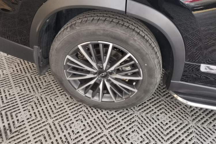 Used Chery Tiggo 8 PRO 2024 Champion Edition 290T Two-Wheel Drive Peak Version 5 Seats Right Rear Wheel Hub