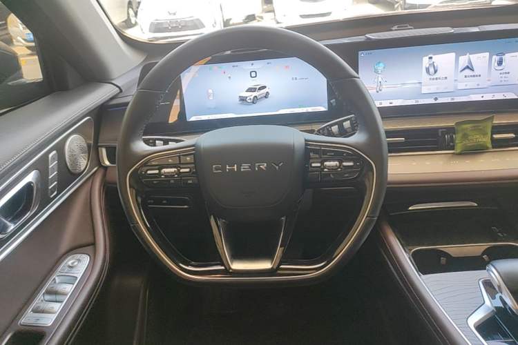 Used Chery Tiggo 8 PRO 2024 Champion Edition 390T Two-Wheel Drive Peak Version 5 Seats Steering Wheel