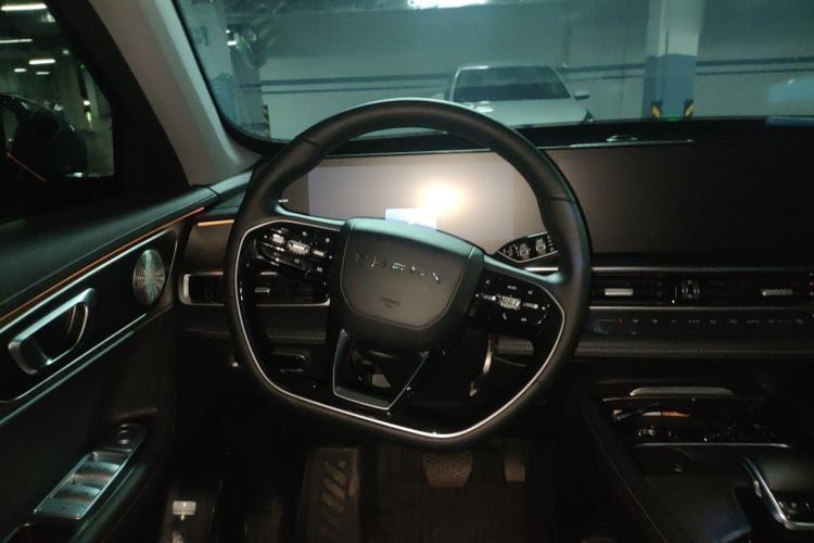 Used Chery Tiggo 8 PRO 2024 Champion Edition 290T Two-Wheel Drive Shining Version 5 Seats Steering Wheel