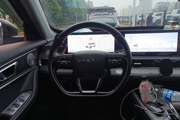 Used Chery Tiggo 8 PRO 2024 Champion Edition 290T Two-Wheel Drive Shining Version 5 Seats Steering Wheel