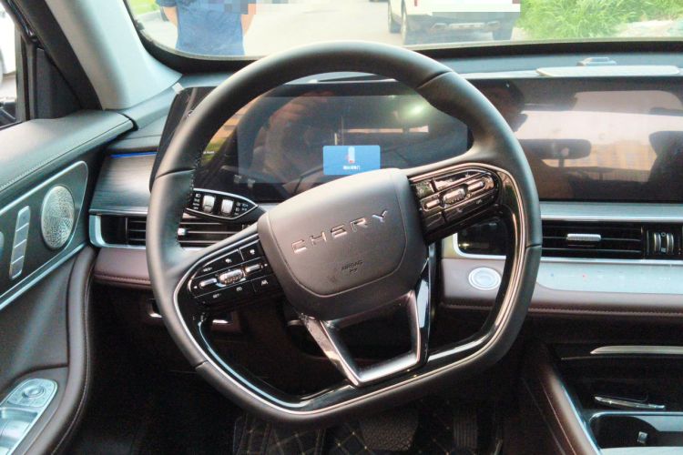 Used Chery Tiggo 8 PRO 2024 Champion Edition 290T Two-Wheel Drive Peak Version 5 Seats Steering Wheel