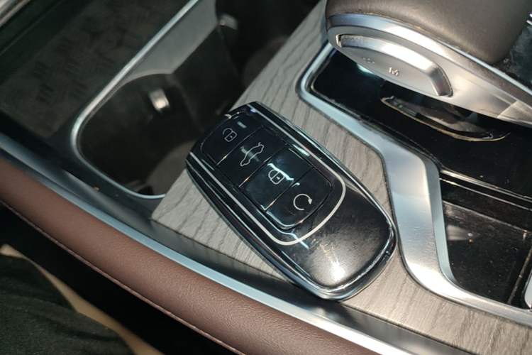 Used Chery Tiggo 8 PRO 2024 Champion Edition 390T Two-Wheel Drive Aoshi Version 5 Seats Vehicle Key