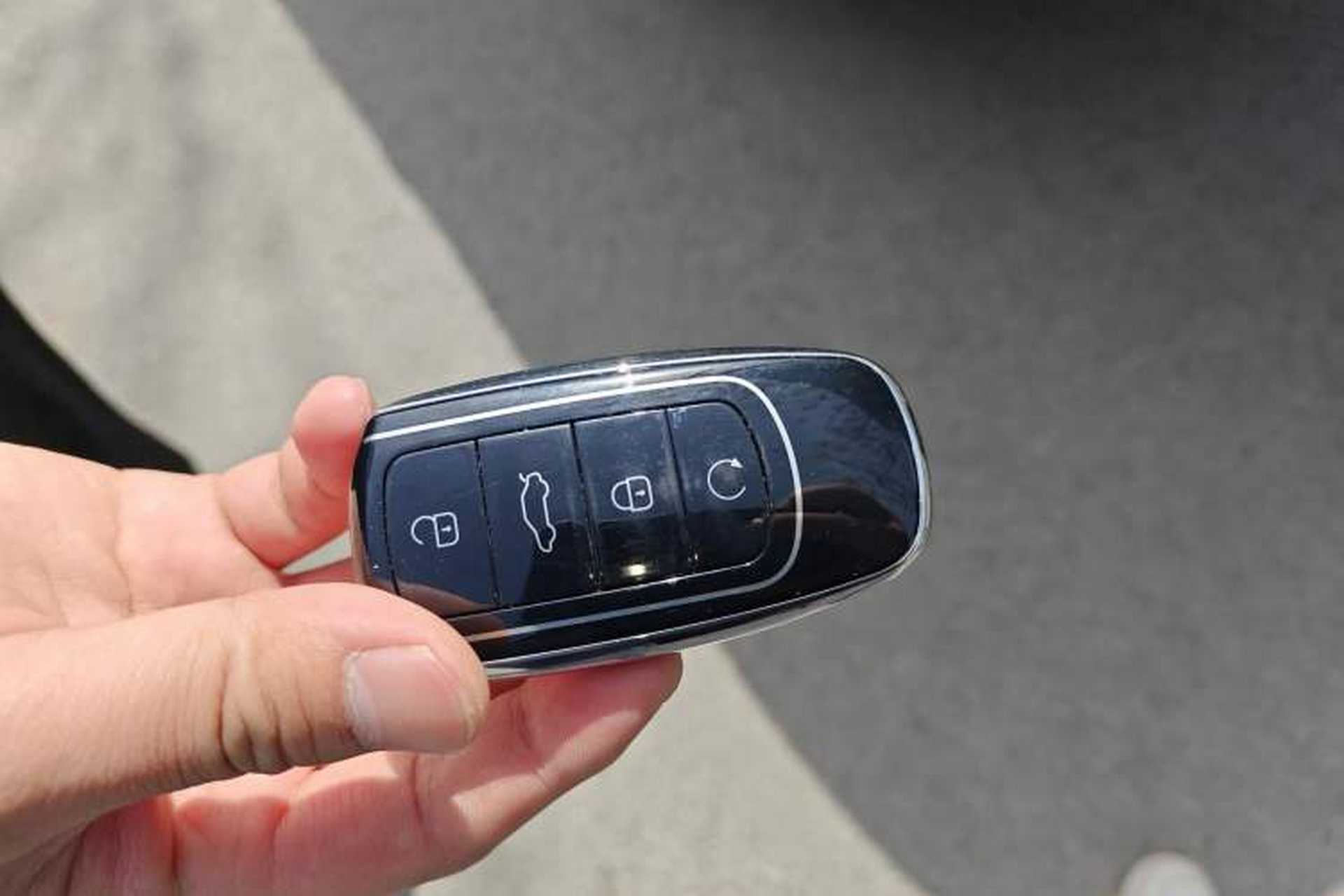 Used Chery Tiggo 8 PRO 2024 Champion Edition 390T Two-Wheel Drive Aoshi Version 5 Seats Vehicle Key