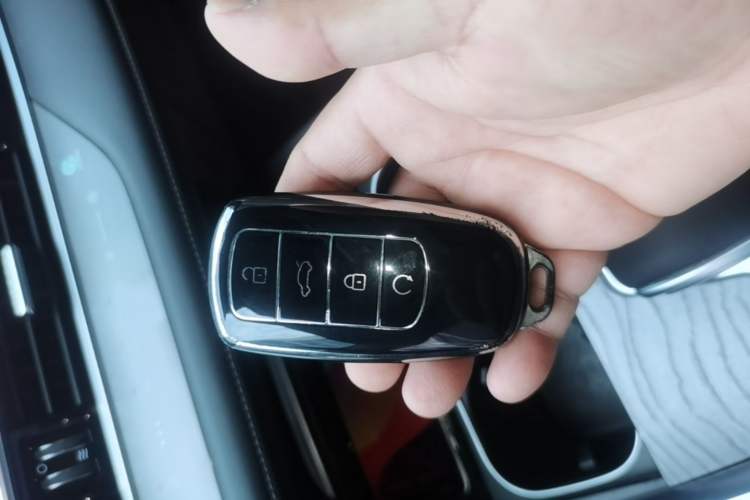 Used Chery Tiggo 8 PRO 2024 Champion Edition 290T Two-Wheel Drive Shining Version 5 Seats Vehicle Key