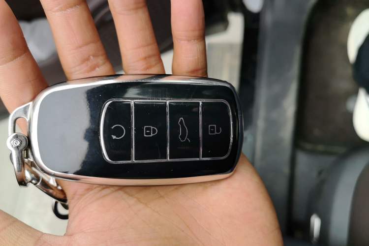 Used Chery Tiggo 8 PRO 2024 Champion Edition 390T Two-Wheel Drive Peak Version 5 Seats Vehicle Key