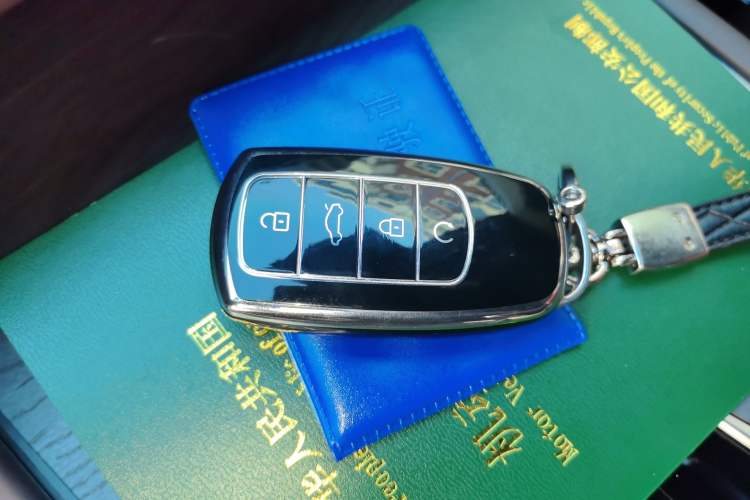 Used Chery Tiggo 8 PRO 2024 Champion Edition 390T Two-Wheel Drive Aoshi Version 5 Seats Vehicle Key