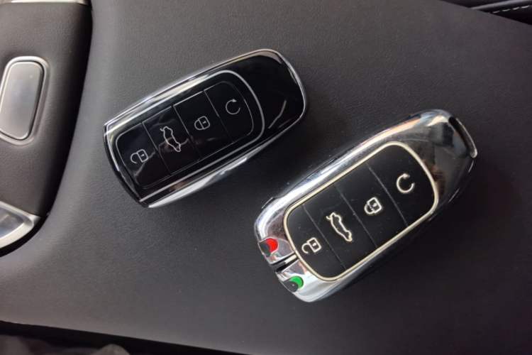 Used Chery Tiggo 8 PRO 2024 Champion Edition 290T Two-Wheel Drive Shining Version 5 Seats Vehicle Key