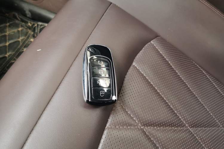 Used Chery Tiggo 8 PRO 2024 Champion Edition 290T Two-Wheel Drive Peak Version 5 Seats Vehicle Key