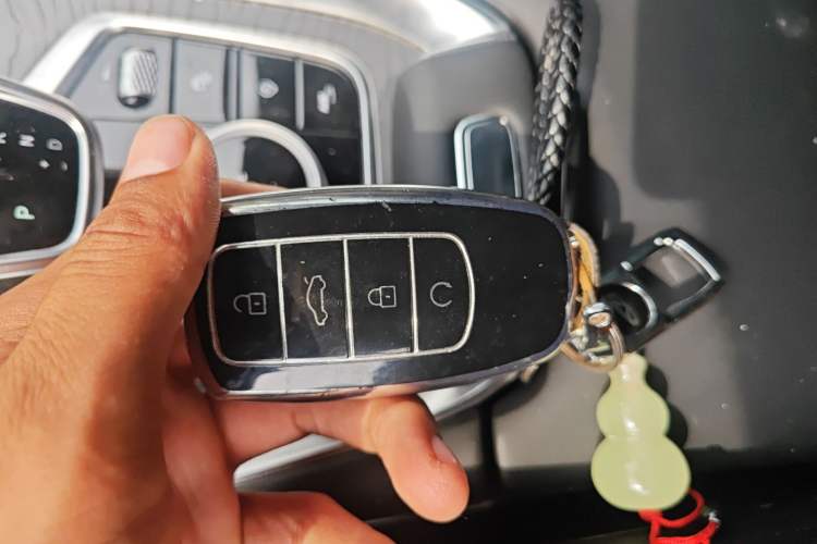 Used Chery Tiggo 8 PRO 2024 Champion Edition 290T Two-Wheel Drive Shining Version 5 Seats Vehicle Key