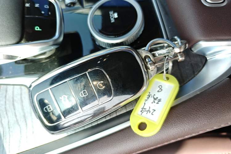 Used Chery Tiggo 8 PRO 2024 Champion Edition 290T Two-Wheel Drive Peak Version 5 Seats Vehicle Key