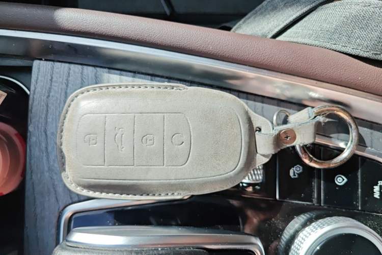 Used Chery Tiggo 8 PRO 2024 Champion Edition 290T Two-Wheel Drive Peak Version 5 Seats Vehicle Key