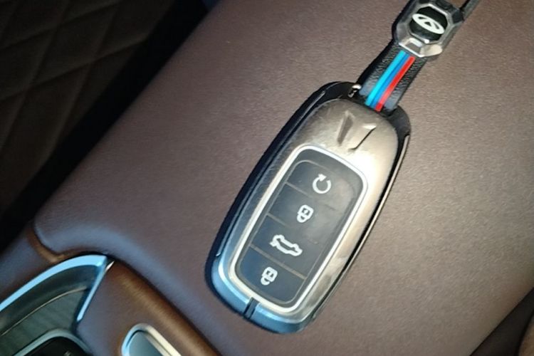 Used Chery Tiggo 8 PRO 2024 Champion Edition 390T Two-Wheel Drive Peak Version 7 Seats Vehicle Key