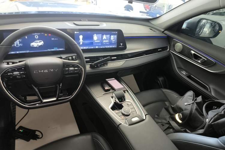 Used Chery Tiggo 8 PRO 2024 Champion Edition 290T Two-Wheel Drive Shining Version 5 Seats Audio And AC Panel