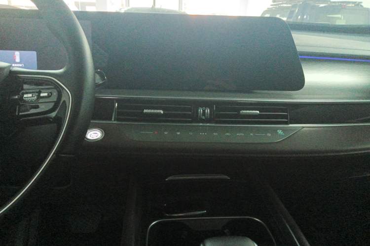 Used Chery Tiggo 8 PRO 2024 Champion Edition 290T Two-Wheel Drive Peak Version 7 Seats Audio And AC Panel
