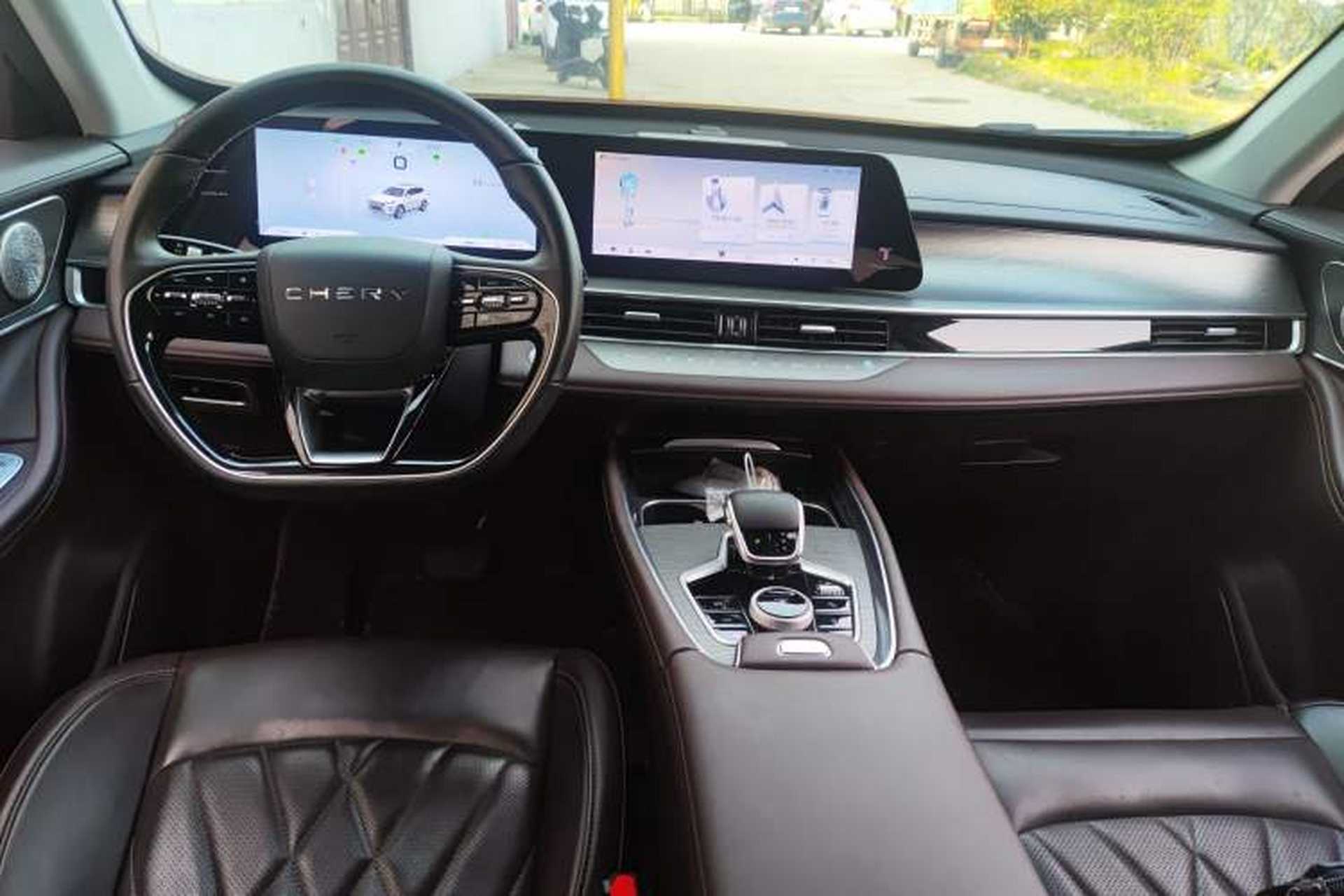 Used Chery Tiggo 8 PRO 2024 Champion Edition 390T Two-Wheel Drive Peak Version 7 Seats Center Console