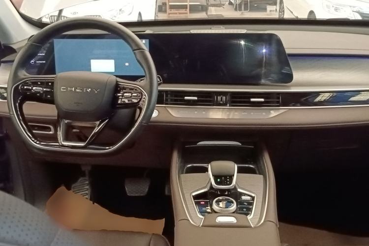Used Chery Tiggo 8 PRO 2024 Champion Edition 290T Two-Wheel Drive Peak Version 7 Seats Center Console