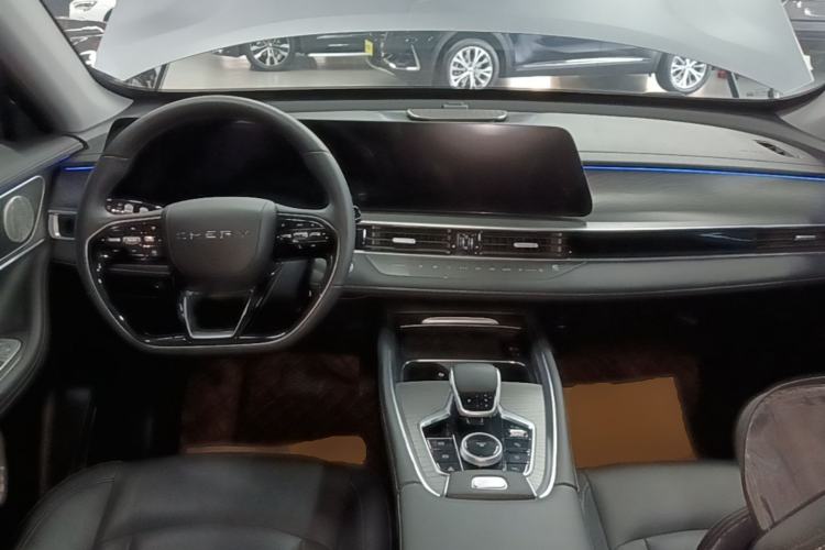 Used Chery Tiggo 8 PRO 2024 Champion Edition 290T Two-Wheel Drive Shining Version 5 Seats Center Console