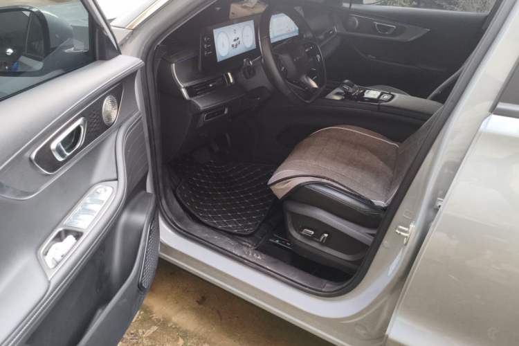 Used Chery Tiggo 8 PRO 2024 Champion Edition 290T Two-Wheel Drive Shining Version 7 Seats Driver Seat