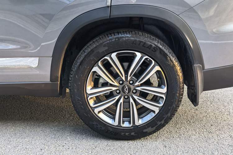 Used Chery Tiggo 8 PRO 2024 Champion Edition 290T Two-Wheel Drive High-Gloss Version 7 Seats Exterior 2