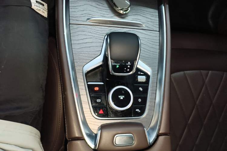 Used Chery Tiggo 8 PRO 2024 Champion Edition 390T Four-Wheel Drive Peak Version 5 Seats Gear Lever