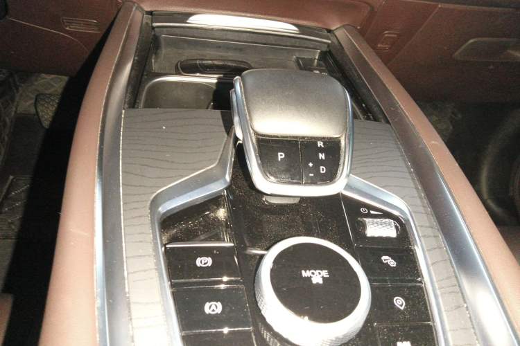 Used Chery Tiggo 8 PRO 2024 Champion Edition 290T Two-Wheel Drive Peak Version 7 Seats Gear Lever