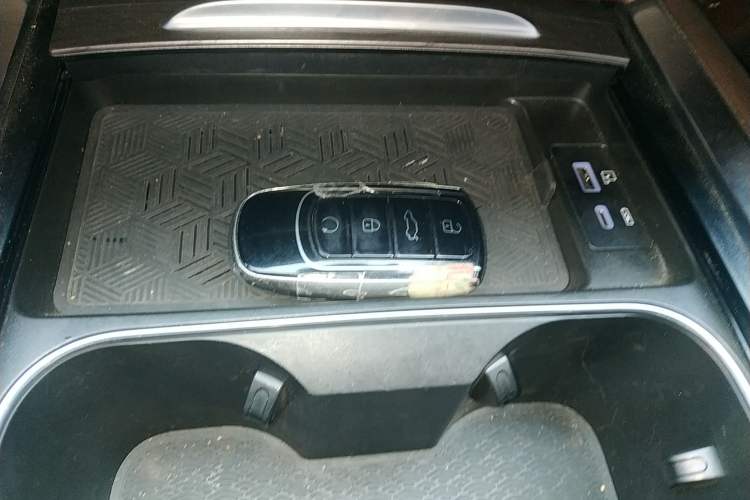 Used Chery Tiggo 8 PRO 2024 Champion Edition 290T Two-Wheel Drive Peak Version 7 Seats Interior 1