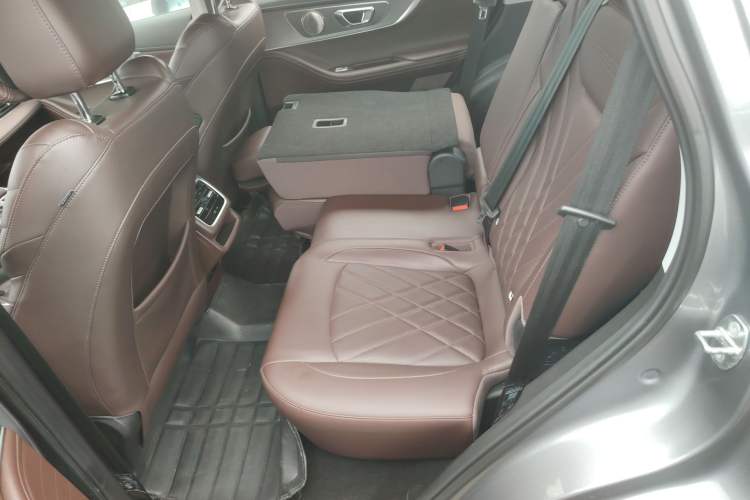 Used Chery Tiggo 8 PRO 2024 Champion Edition 290T Two-Wheel Drive Peak Version 7 Seats Interior 2