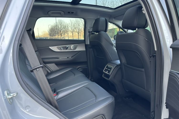 Used Chery Tiggo 8 PRO 2024 Champion Edition 290T Two-Wheel Drive Shining Version 5 Seats Interior 3