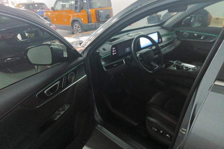 Used Chery Tiggo 8 PRO 2024 Champion Edition 290T Two-Wheel Drive Peak Version 7 Seats Interior 3