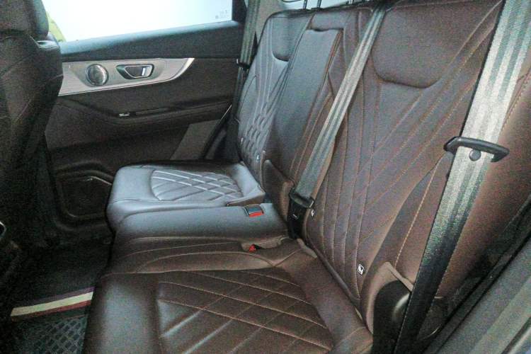 Used Chery Tiggo 8 PRO 2024 Champion Edition 290T Two-Wheel Drive Peak Version 7 Seats Interior 4