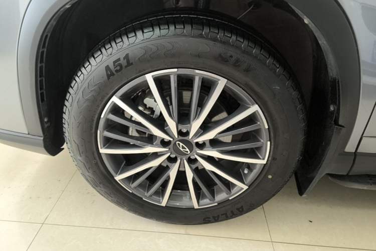 Used Chery Tiggo 8 PRO 2024 Champion Edition 290T Two-Wheel Drive Shining Version 5 Seats Left Front Wheel Hub