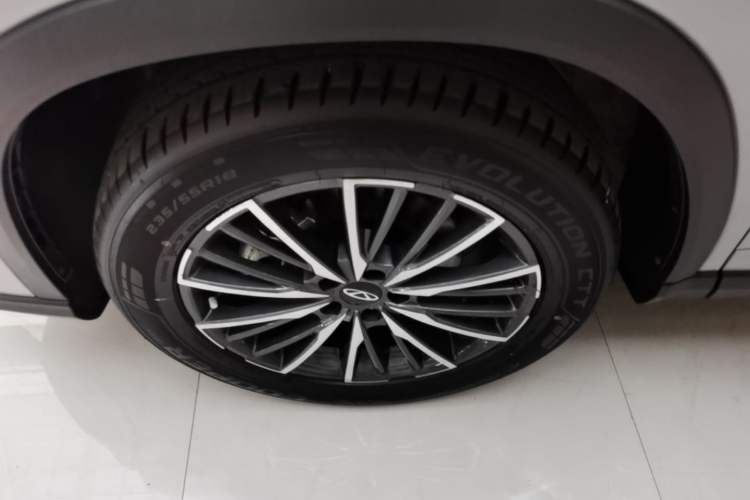 Used Chery Tiggo 8 PRO 2024 Champion Edition 290T Two-Wheel Drive Shining Version 5 Seats Left Front Wheel Hub